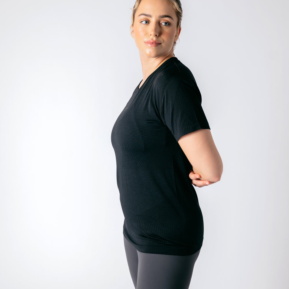 Laser Seamless Workout Tee - Black Onyx